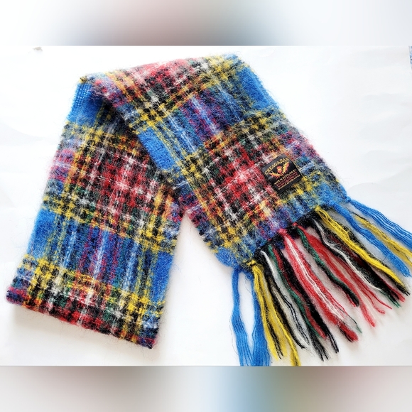 Creagaran Wool & Mohair Scarf Made in Scotland, Plaid Fringe, Multicolor. - Picture 2 of 12